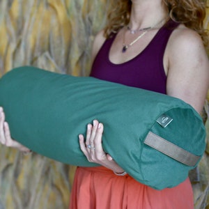 Premium Large Buckwheat Husk Yoga Roller - Yoga Bolster - Mossy Green Matte Velvet / 71x22 cm