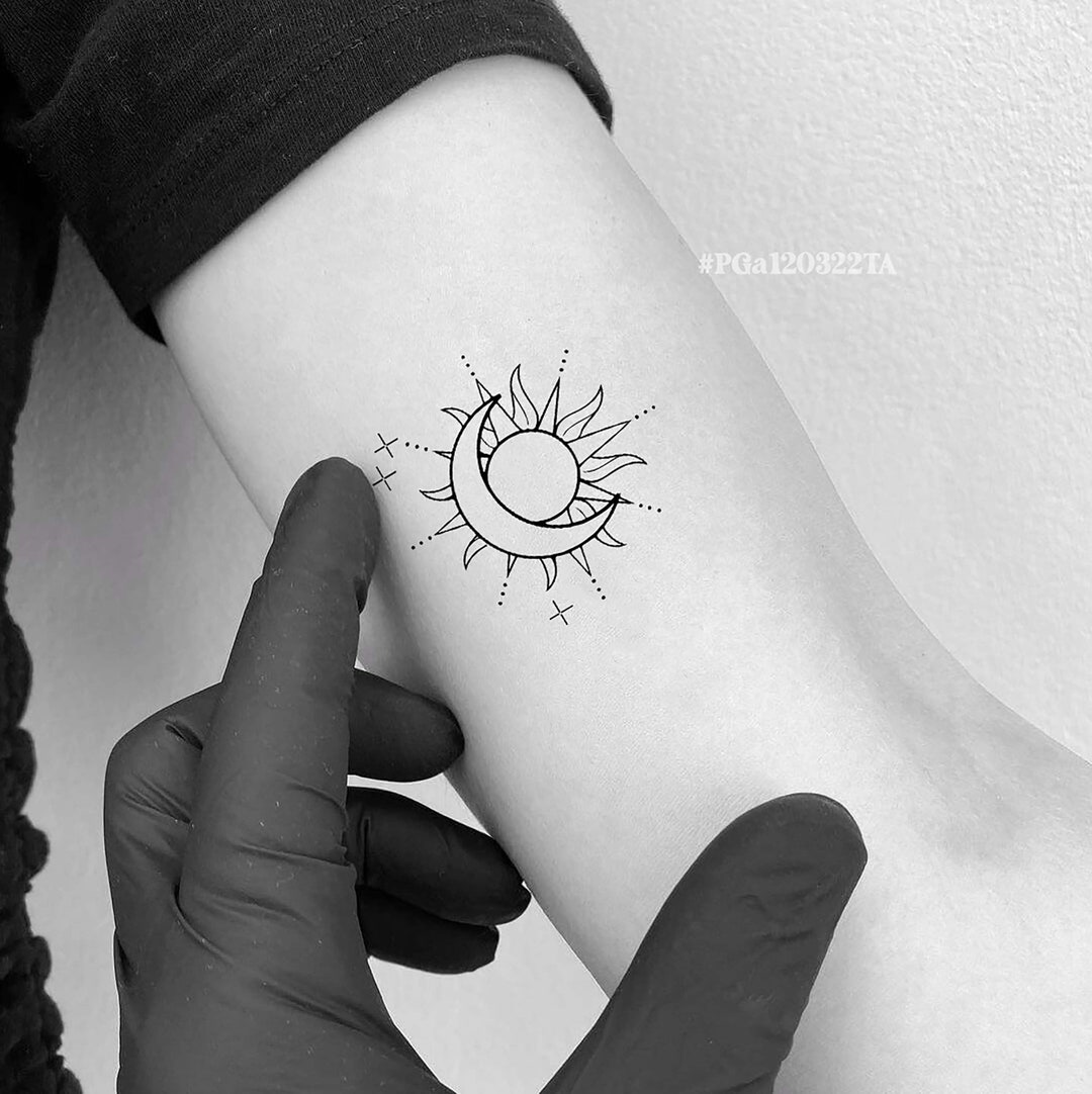 Minimalist Temporary Tattoo Sun and Moon Fake Tattoo - Etsy Minimalist Temporary Tattoo Sun and Moon Fake Tattoo - Etsy
