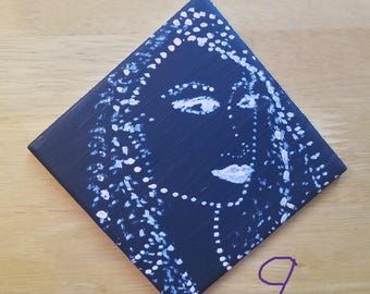 Umriss des Gesichtes der Frau in Pink Paint Dot Constellation Art auf schwarz bemalten 4 "x 4" Fliese