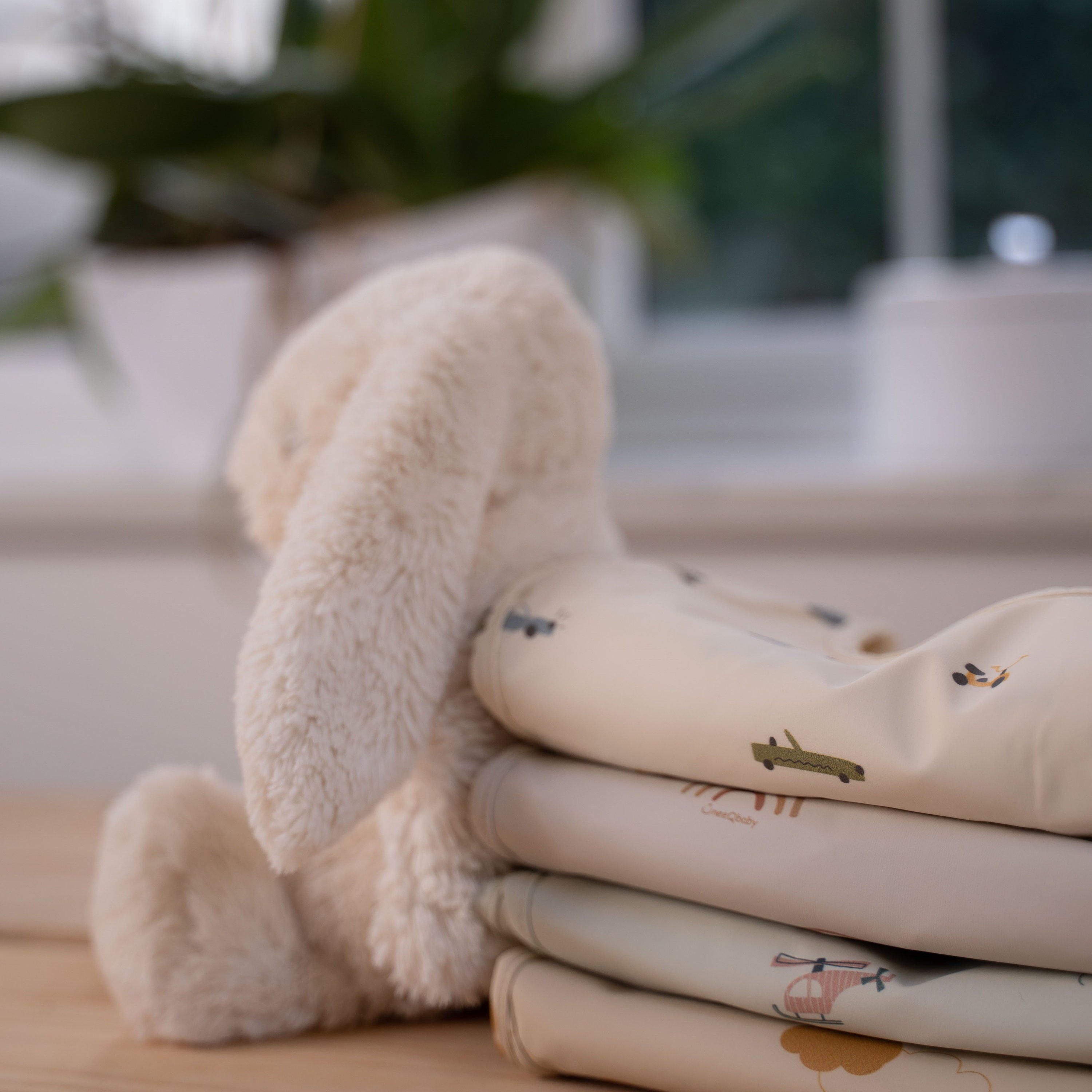 Bavaglino Impermeabile 2 Pezzi ÜneeQbaby - Maniche Lunghe Con Raccoglibriciole - Foto 8