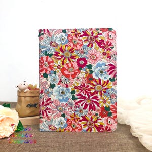 Étui pour iPad en tissu gaufré coloré avec porte-stylo pour iPad 11 2025 11 pouces, étui iPad Air 11 pouces 13 pouces 2025, étui iPad Pro 11 pouces 13 pouces 2024
