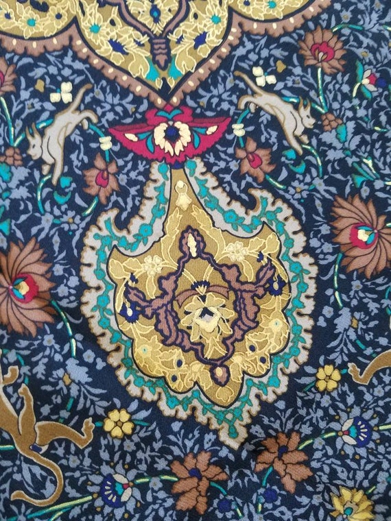 Vintage 100% Silk Woman Square Scarf Philadelphia Museum of Vintage 100% Silk Woman Square Scarf Philadelphia Museum of