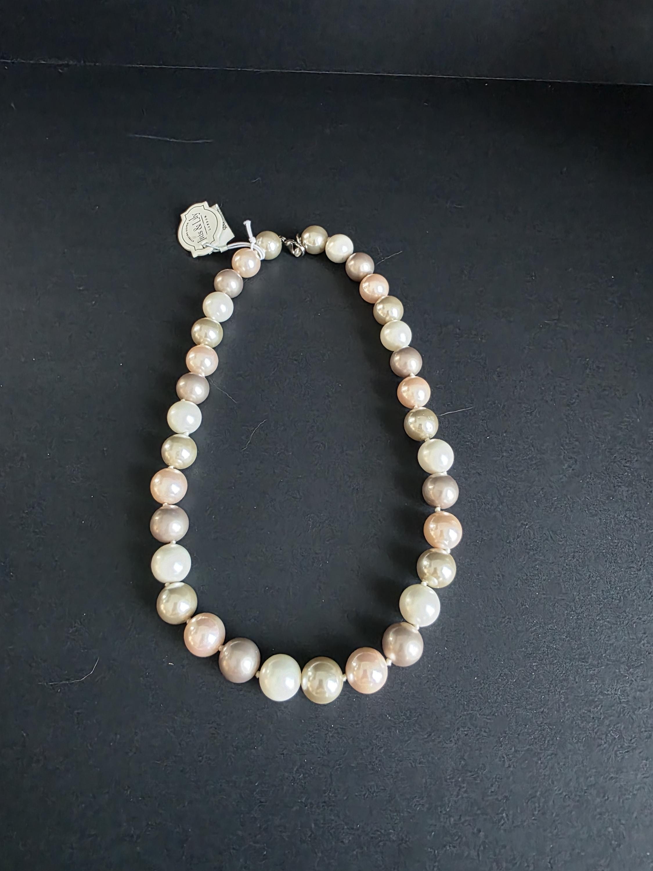 Iris and Lily Pearl - Etsy display picture 1