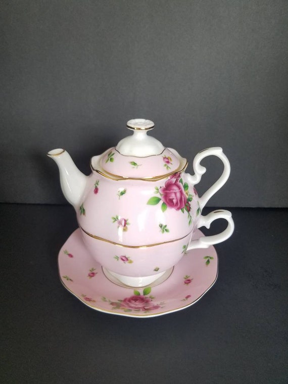 pinktea  Teapot w. Rose Knob - Medium - Pink Fishnet - Herend Experts