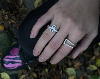 Silver Oval Ring with movable stone, anti-stress effect, Unique design, Ukrainian shop, Geometric Shape,