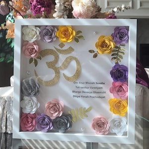 12x12 OM Pastel Tones Rose Box / Positività / Compleanno / Inaugurazione della casa / Hindi / Arte indù / Cornice floreale / Spirituale