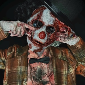 ーbuilt-to-orderー　 Silicone Clown Mask with Eyes and Zipper (CL Z)