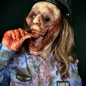 ーbuilt-to-orderー　 Silicone zombie mask with removable eyeballs and skin that opens and closes (PO)