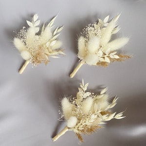Boho Trockenblumen Boutonniere - Konservierte Bräutigam Accessoires zur Hochzeit mit Pampasgras - Weiß,beige,taupe. Bild 9