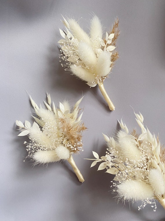 Boho dried flowers boutonniere - Preserved groom accessories for wedding with pampas grass - White, beige, taupe.