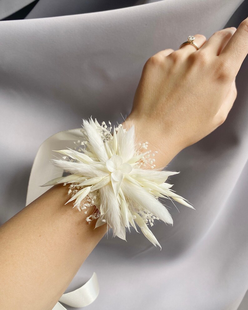 Bridesmaid bracelet natural dried flowers white for bridesmaids and bride wrist corsage for wedding bridesmaid gift boho wedding accessories image 2