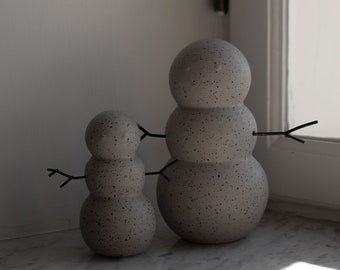 Weihnachtsdeko, Schneemann, Weihnachtsfigur, Keramik, Weihnachten, Schneemannfigur, Winterlandschaft, Keramikfigur, Schnee, grau, mole dot