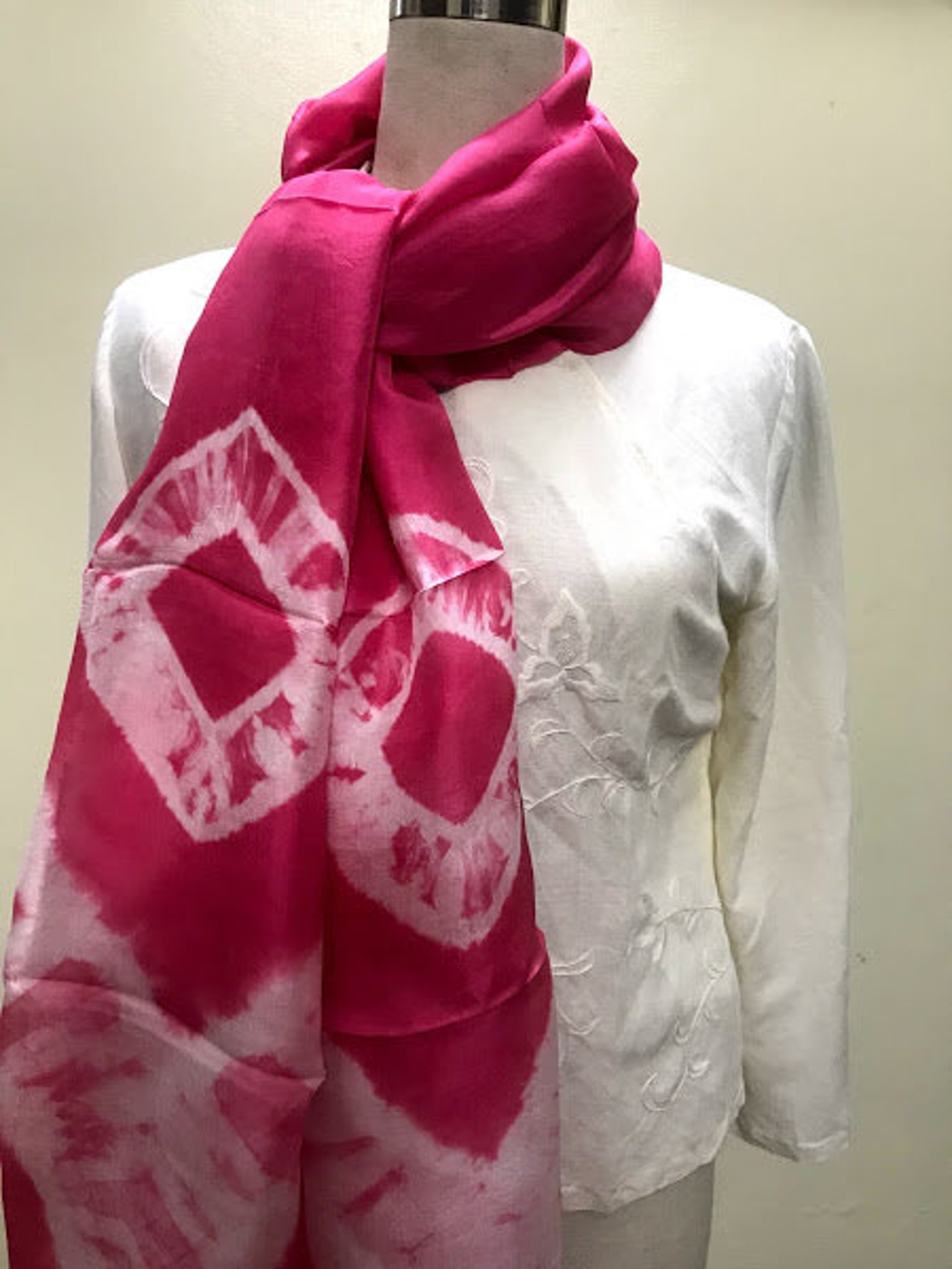 100 MULBERRY SILK Scarf for Women, Handdyed, Natural Silk, Pink Silky Scarf With Handdyed