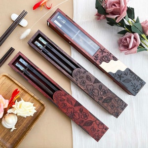 Jeu de baguettes personnalisées en bois de rose. Baguettes premium avec boîte. Baguettes prénom gravées en cadeau. Baguettes artisanales vietnamiennes de différents styles