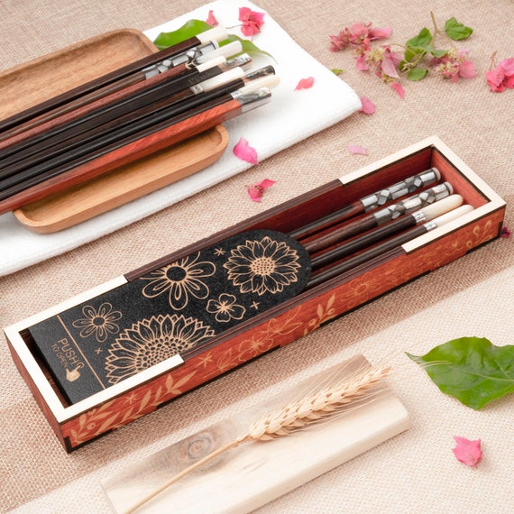 Personalized Rosewood Chopsticks Gift. Couple Chopsticks Box Case. Custom Name Engraved Chopsticks Set. Wedding Favor Gift. Newlyweds Gift