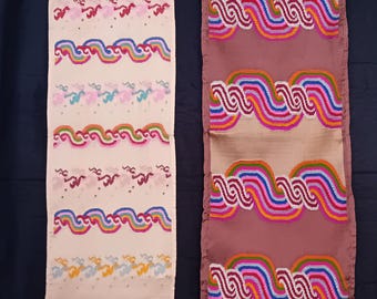 Dos pañuelos de seda tejidos con la técnica acheik (técnica de tejido de tapicería entrelazada) procedentes de Amarapura, Mandalay, Myanmar.