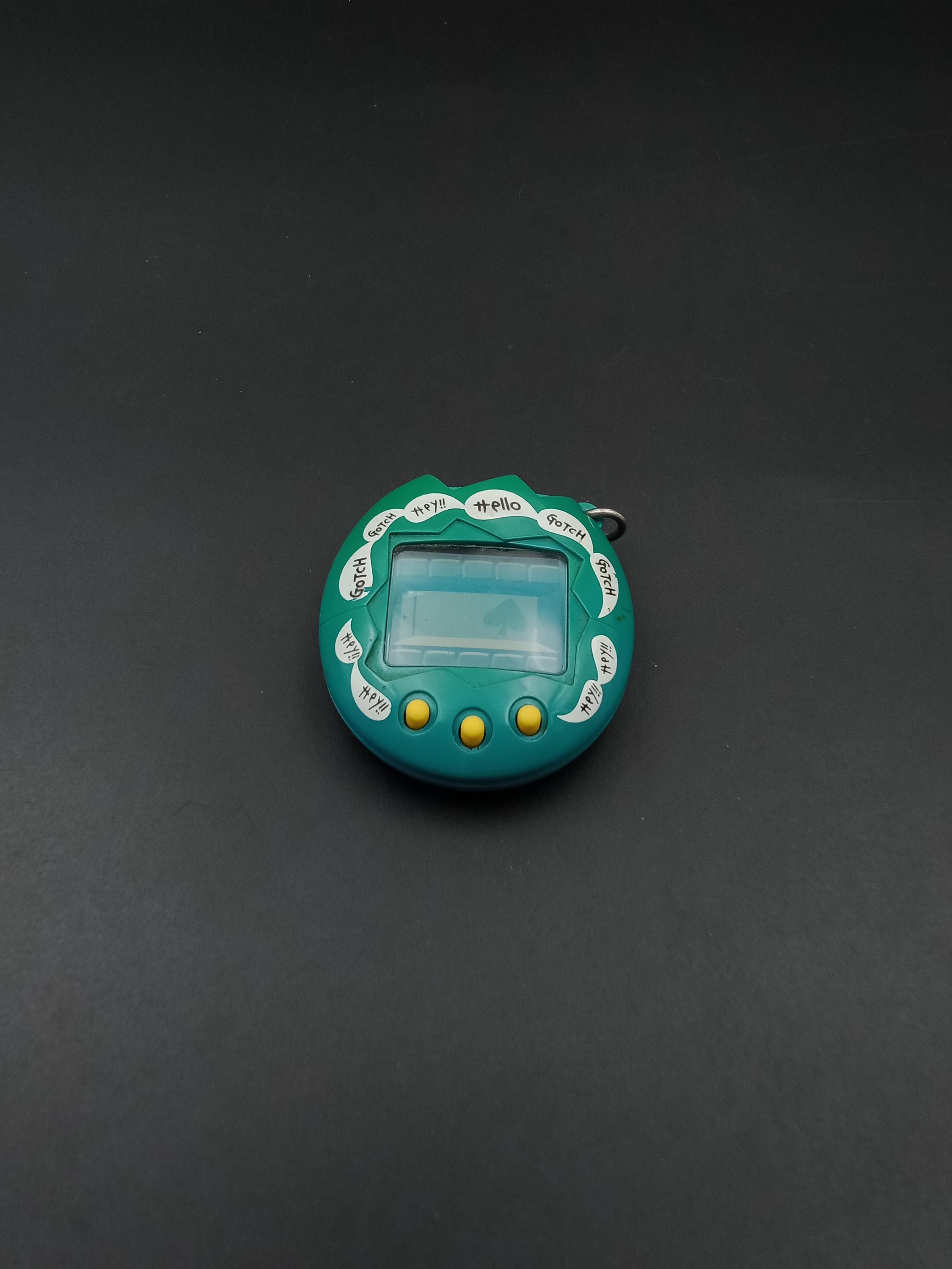 Tamagotchi Plus Connection V2 Apple Yellow w/ Manual Bandai 2004 Virtual Pet