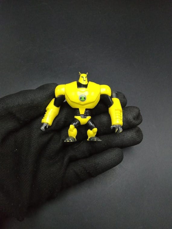 SKU | ベン10 アルティメット エイリアン アーモドリロ 4インチ