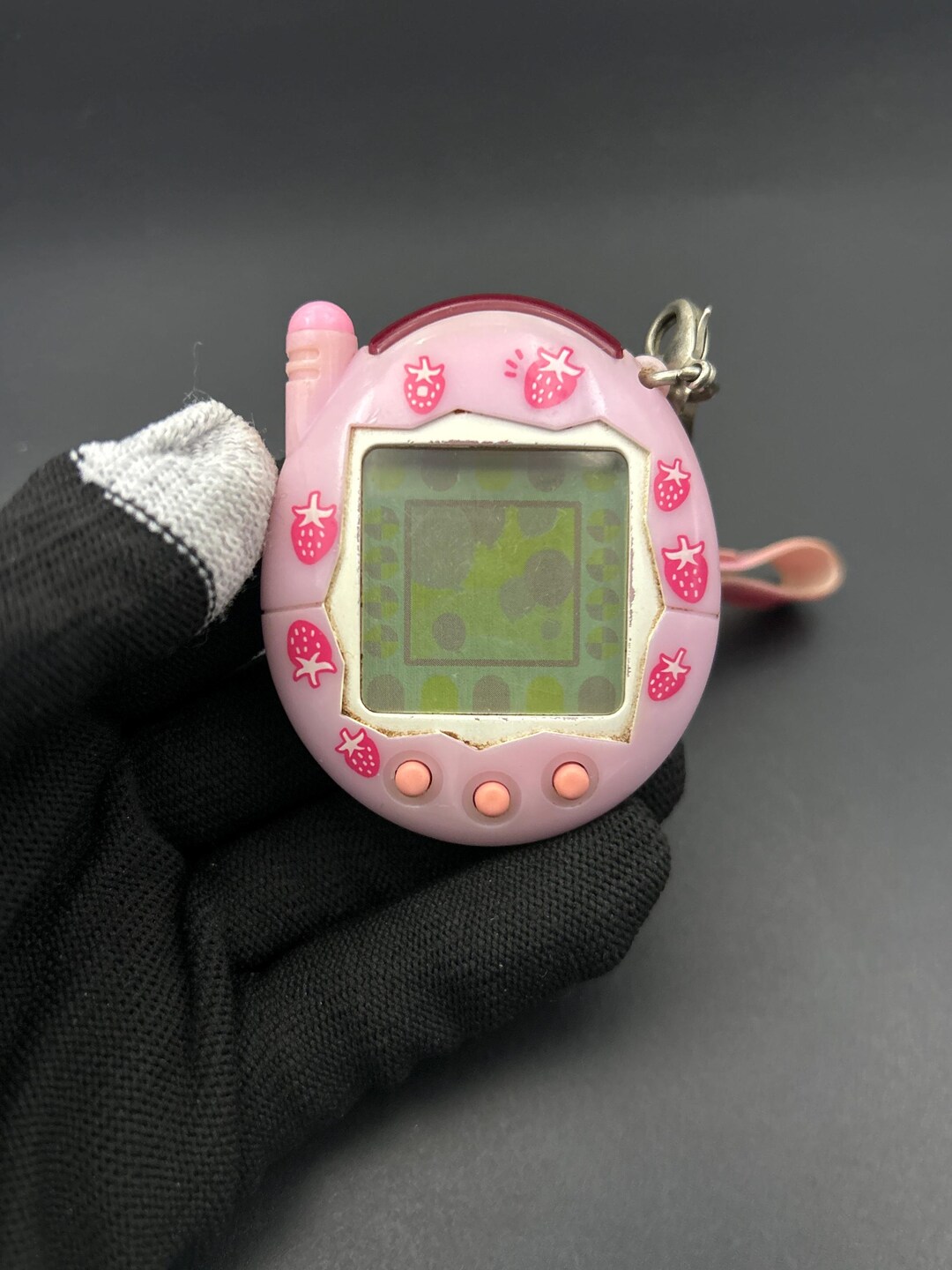 Tamagotchi P's 本体 ピンク いちご柄 il_1080xN.7924966233_7w9q.jpg