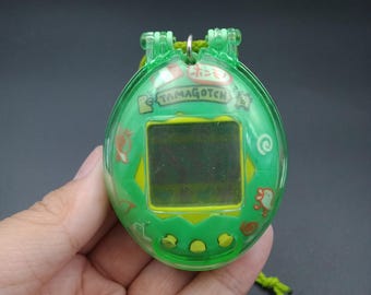 SKU B924P11741 | Tamagotchi P1/P2 Green Bandai Japanese Version