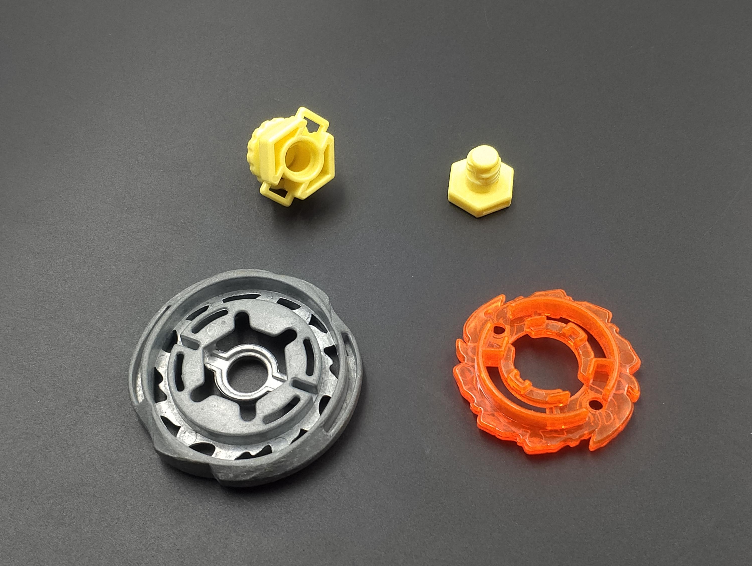 メタルファイトベイブレード アースアクイラ オレンジver. 新品‼️】 アースアクイラ オレンジ メタルファイトベイブレード