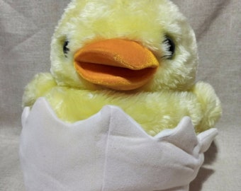 SKU DP02 | Poussin de Pâques en peluche Ty Basket Beanies Eggbert 2001 dans sa coquille | 38 cm