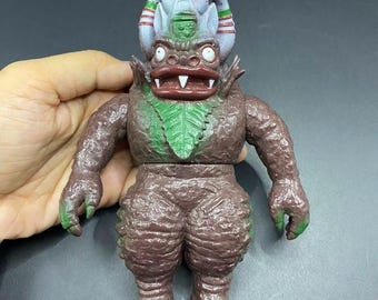 B627P6258 | ウルトラマン レッドキング ブルマァク復刻版 ソフビ