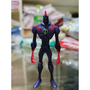 Plastic Green Ben 10 Ultimate Alien Heroes Anime Figure - China Action  Figure and Plastic Figure price