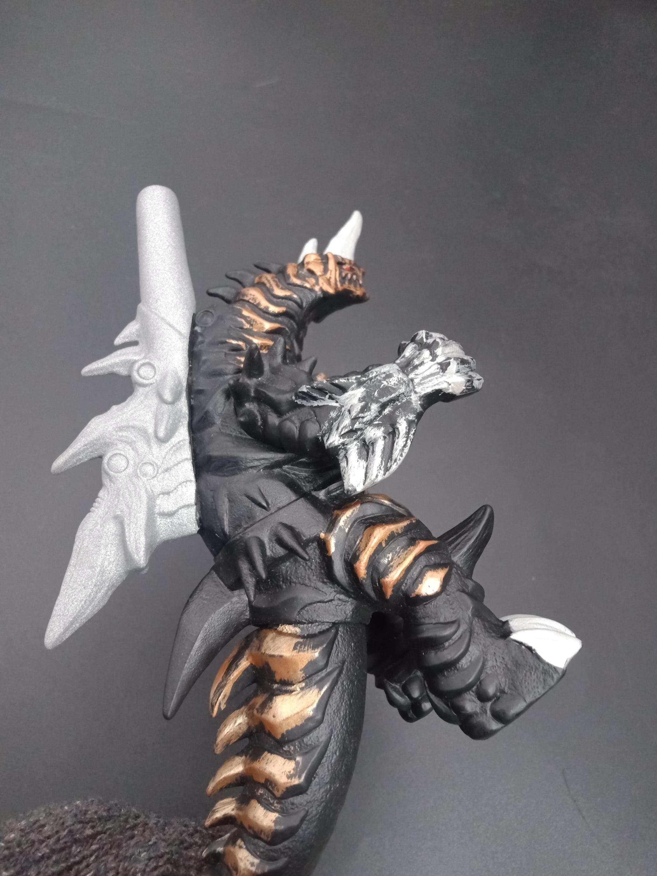 SKU B750P8082 | Grigio King Ultraman Kaiju Ultra Monster Bandai