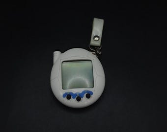 バンダイ たまごっちプラス 初代 ホワイト 日本語版 - Etsy 日本