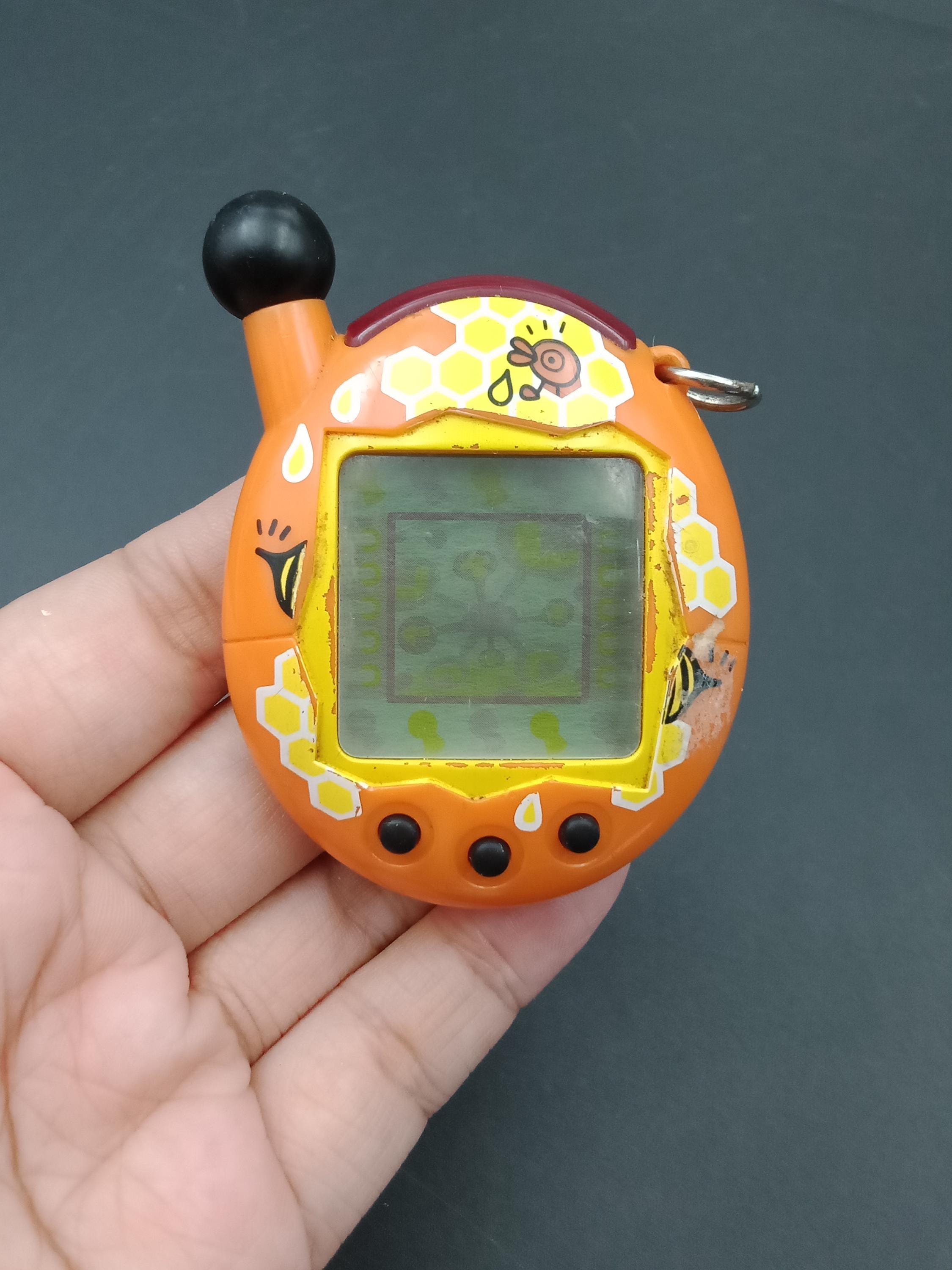 SKU B868P10604 | Tamagotchi Connection V4 Honey Bee Japanese