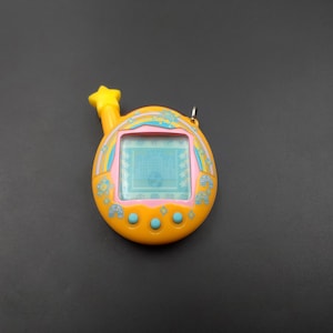 【激レア】Bandai Tamagotchi Connection V4.5 New 2007 Bandai Tamagotchi Connection V4.5 Virtual Pet Sealed RARE