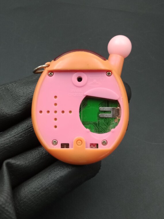 SKU B833P9949 | Bandai Japanese Tamagotchi V4 Heart Pink