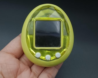SKU YU61 | Tamagotchi ID Yellow Bandai Japanese V pet