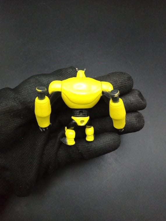 SKU | ベン10 アルティメット エイリアン アーモドリロ 4インチ