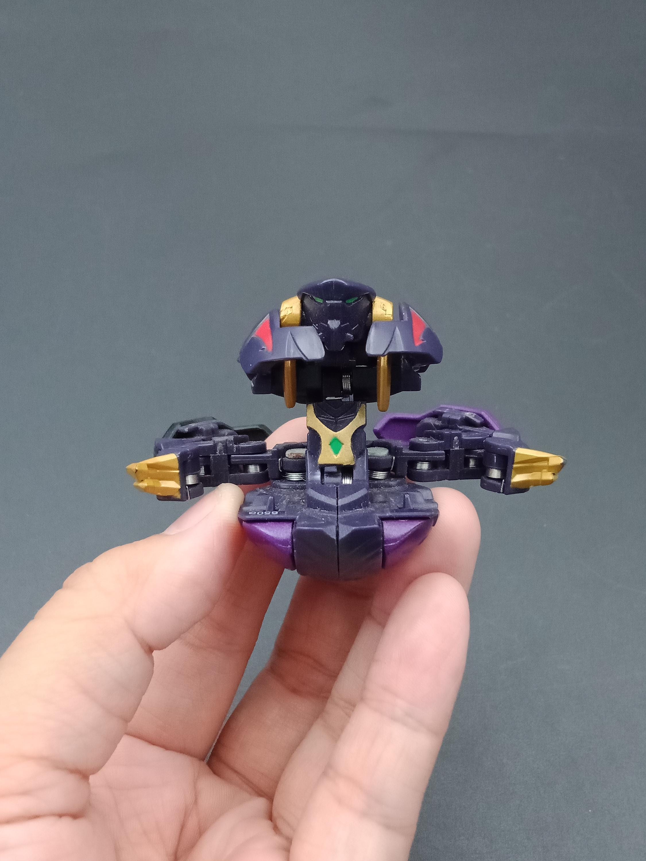 SKU B223P2529 | Bakugan Battle Brawlers Darkus Hollow Munikis Sega