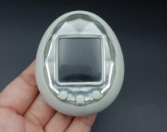 Vintage 1997 Bandai Tamagotchi White Color Ver Electronic Virtual