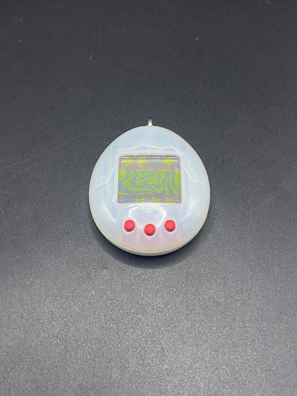 SKU B668P6926TA8 | Tamagotchi V1 Milky White - Etsy 日本