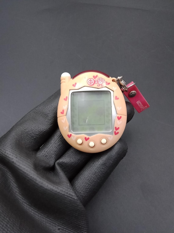 SKU B833P10002 | Bandai Japanese Tamagotchi Connection V3 Heart