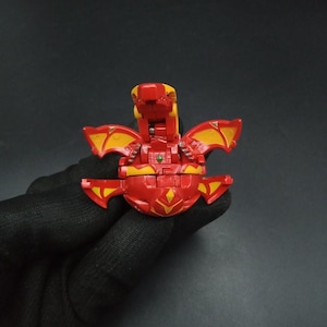 SKU B50P432 | Bakugan Neo Dragonoid Red Pyrus New Vestroia