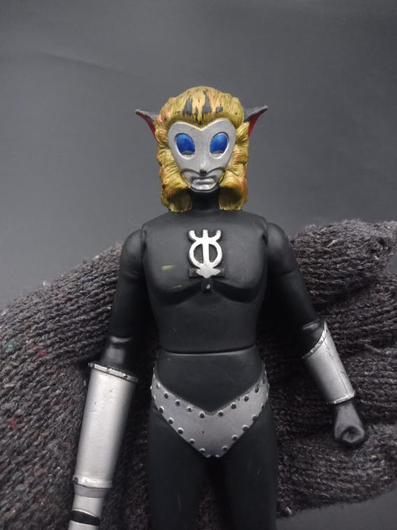 SKU B750P8035 | Alien Magma Bandai Ultra Monster Figure Ultraman