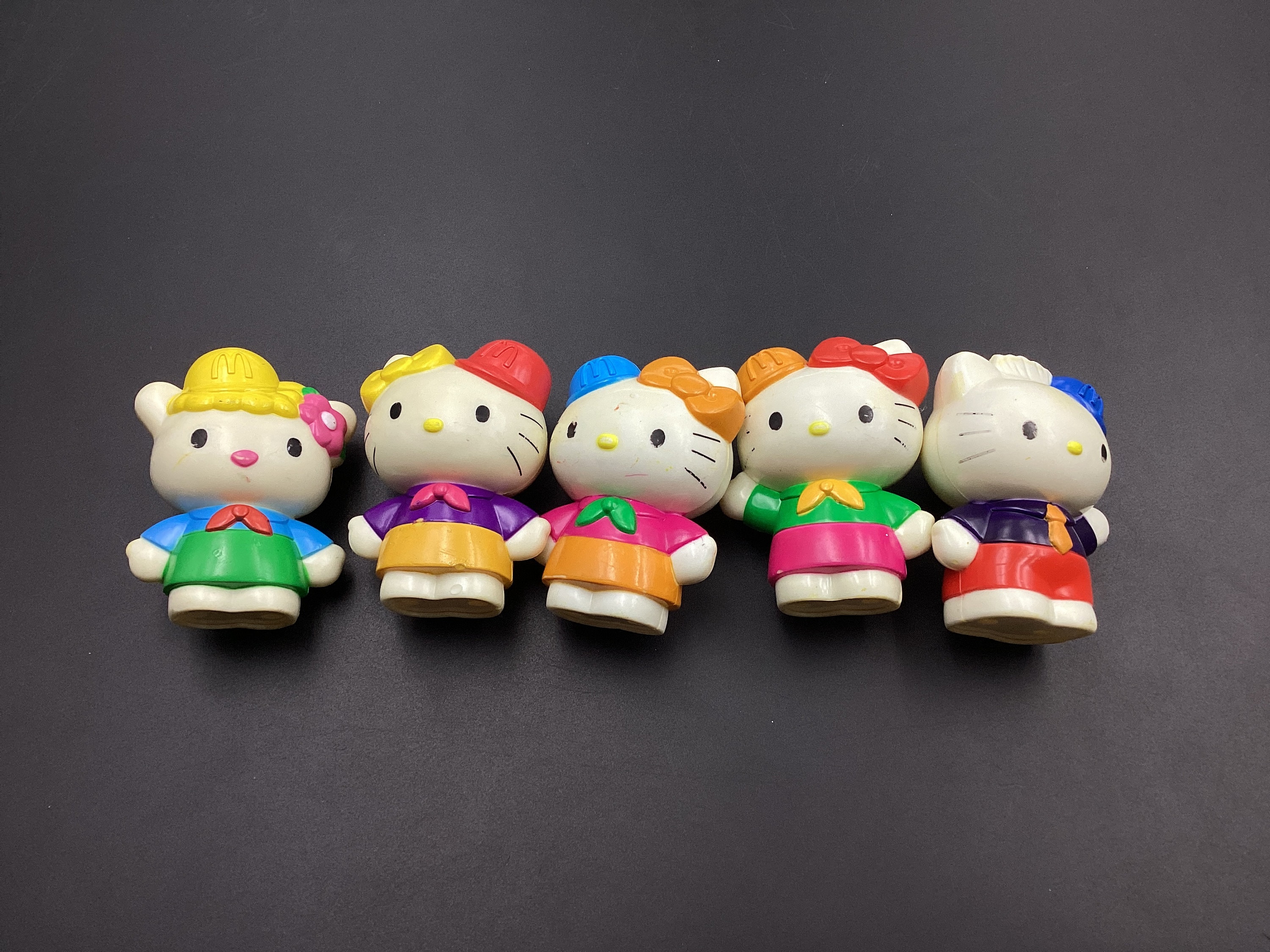 SKU MF F59 | ハローキティ サンリオ 2001 正規品おもちゃ | 約4cm