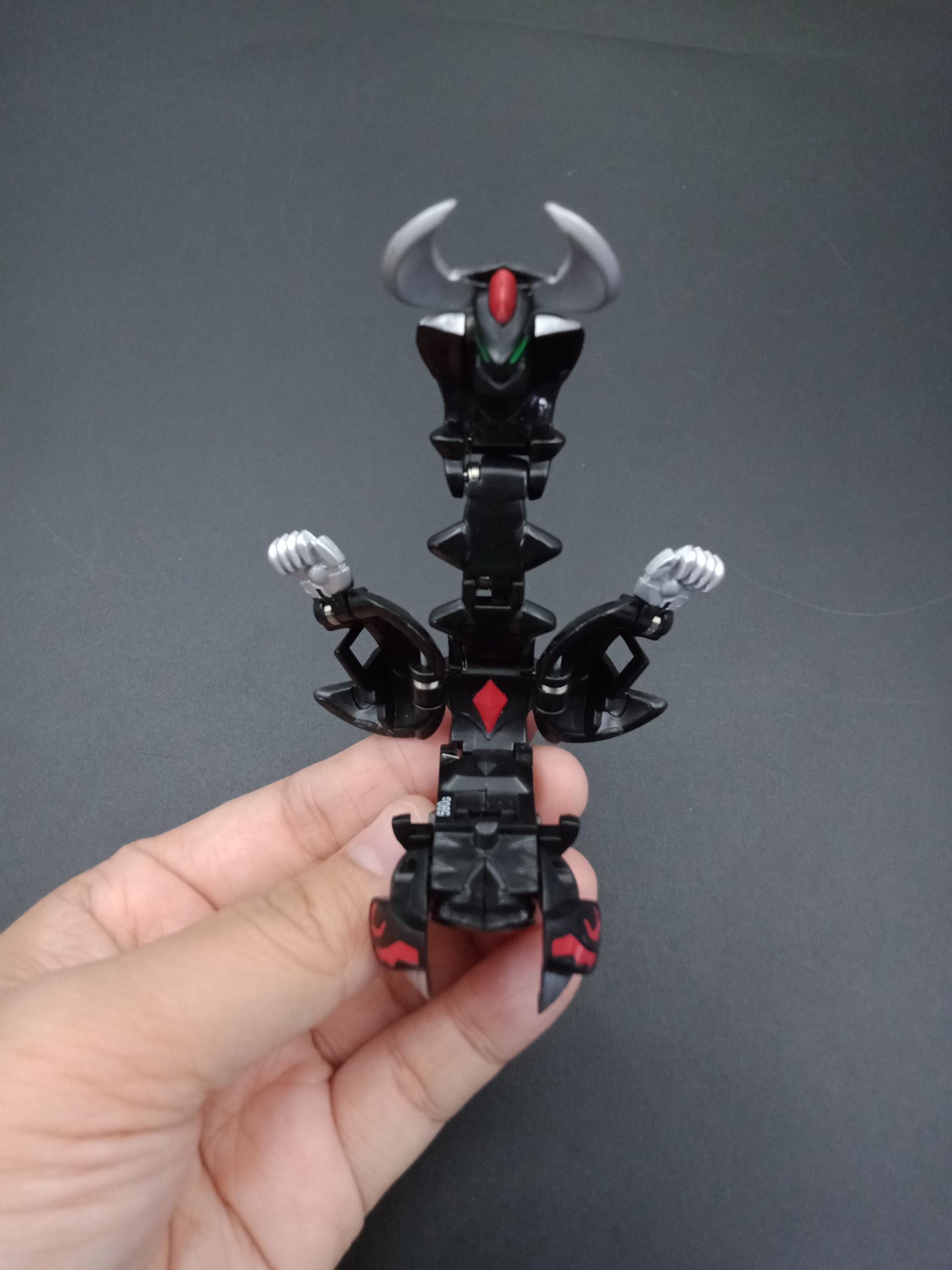 SKU B810P9095 | Bakugan Bakutech Darkus Mika Laurel Sega Toys