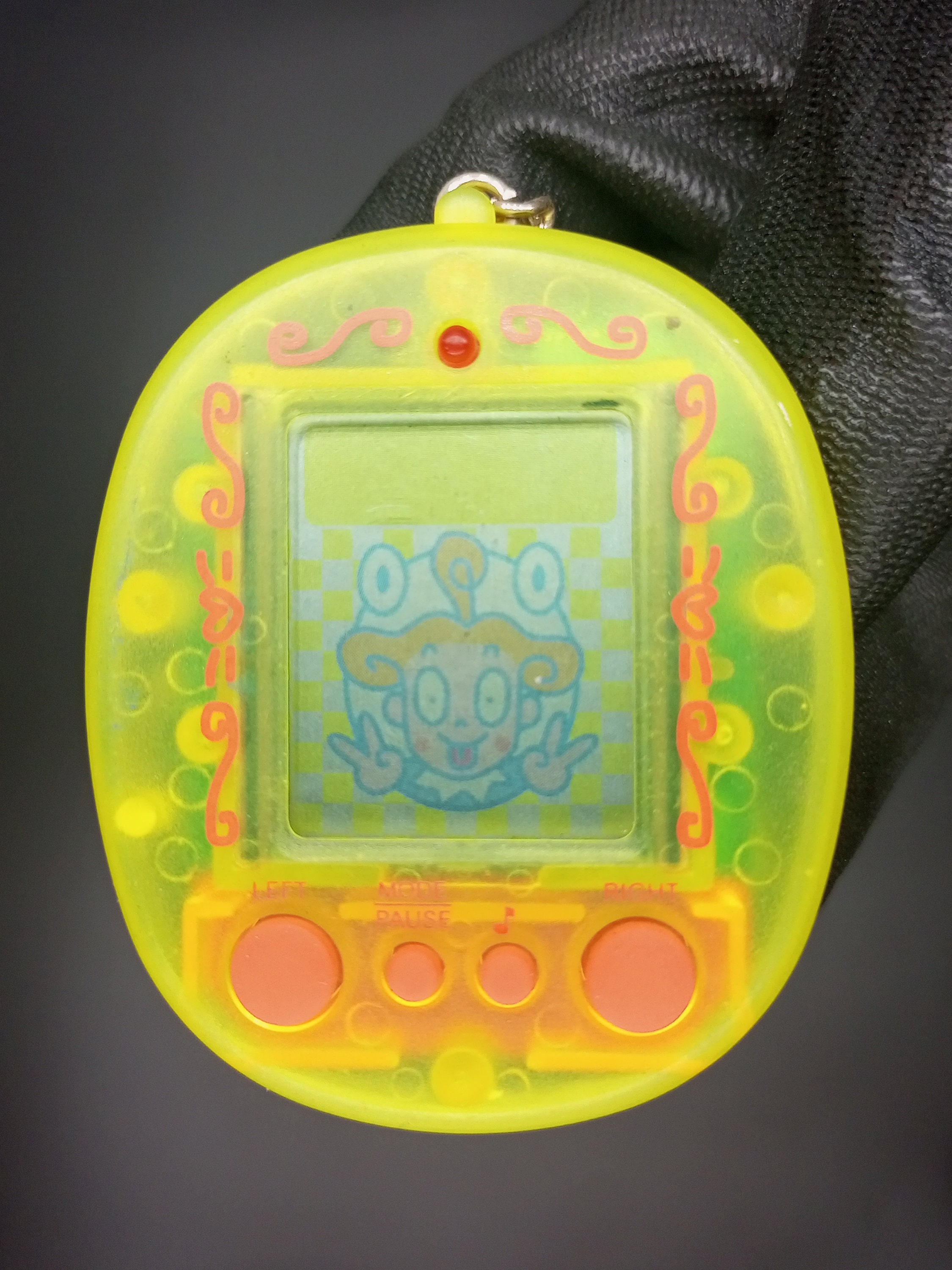 Vintage Mini Game Hand Held 1997 Gogo Connie Chan | 0101355