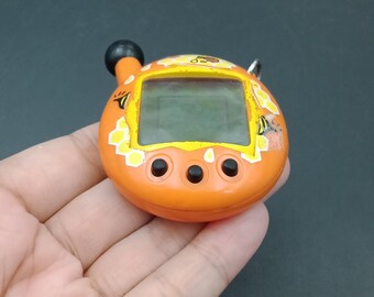 SKU B868P10604 | Tamagotchi Connection V4 Honey Bee Japanese
