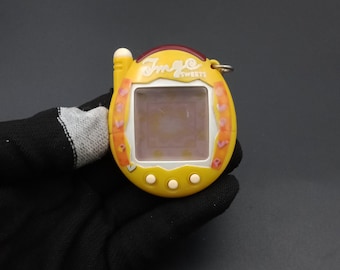 SKU | ビンテージ バンダイ たまごっち 黄色 オリジナル 日本版 動作