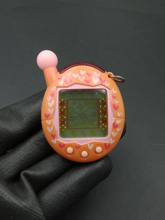 Tamagotchi 4U ピンク SKU B833P9949 | Bandai Japanese Tamagotchi V4 Heart Pink