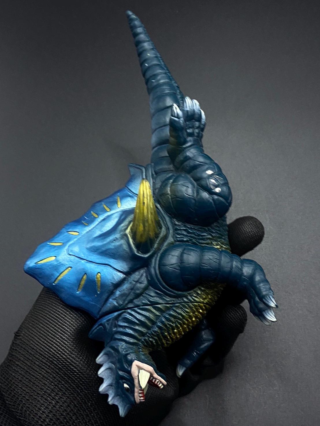 SKU B194P1816 | Zonnel Kaiju Zonneru 130-EX Ultraman Authentic Toy