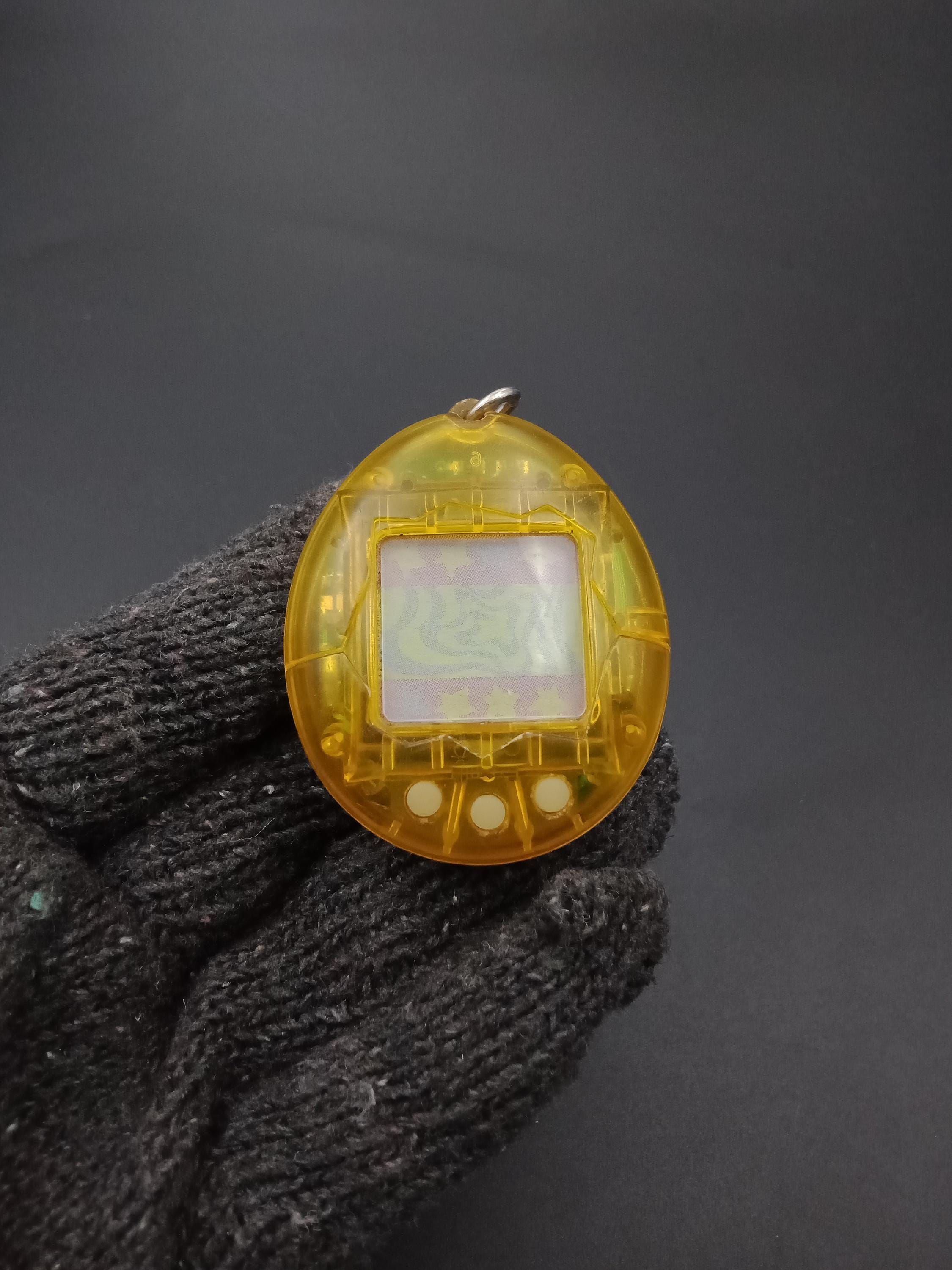 Tamagotchi meets ゴールド/イエロー Yellow Tamagotchi - Etsy New Zealand