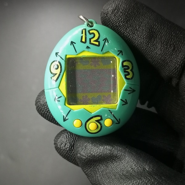 Tamagotchi Vintage 90 Bandai Japan ver.